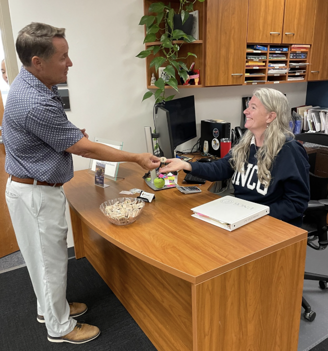 Pass along a 500 Fistbump coin to recognize and show appreciation for someone you value.